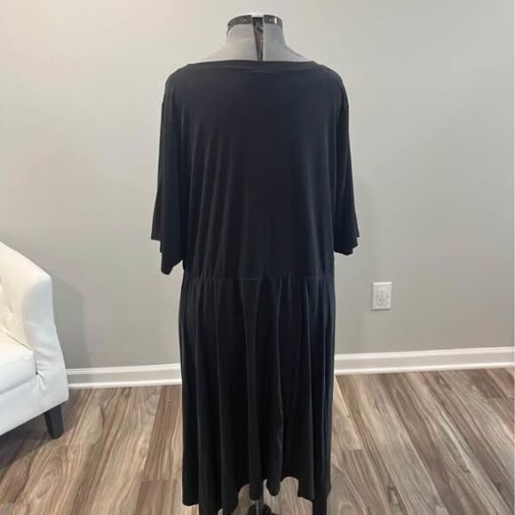 6X Torrid Dress Short Sleeve Black (Length 40”-44”, Longer Toward Sides) (C3894) - Picture 2 of 6